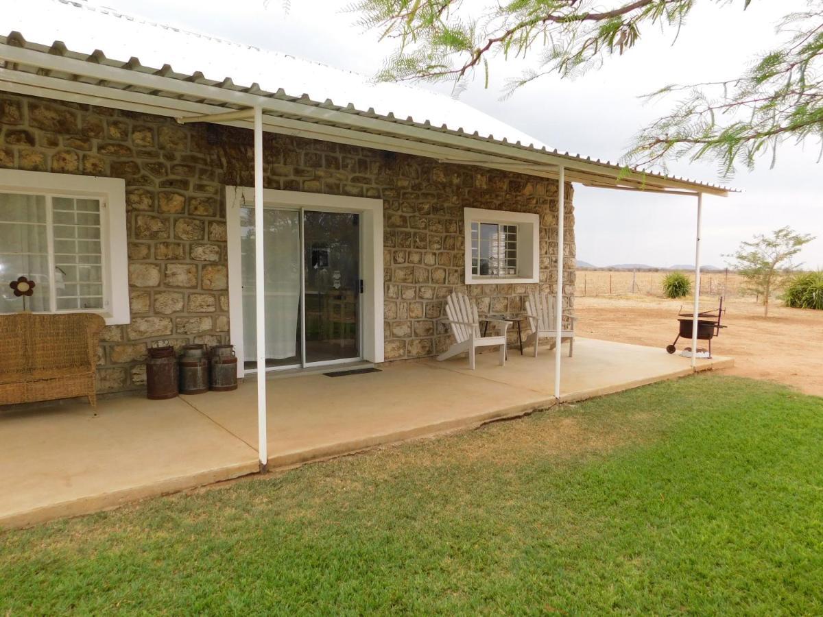 Hotel Meteorite Rest Camp Grootfontein Zewnętrze zdjęcie