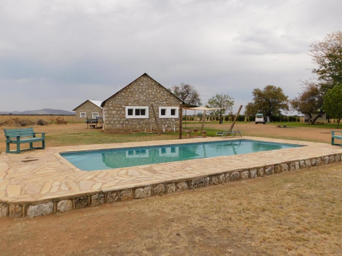 Hotel Meteorite Rest Camp Grootfontein Zewnętrze zdjęcie