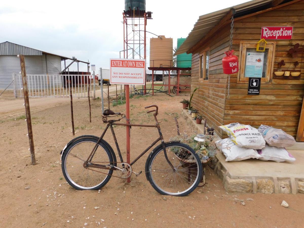Hotel Meteorite Rest Camp Grootfontein Zewnętrze zdjęcie