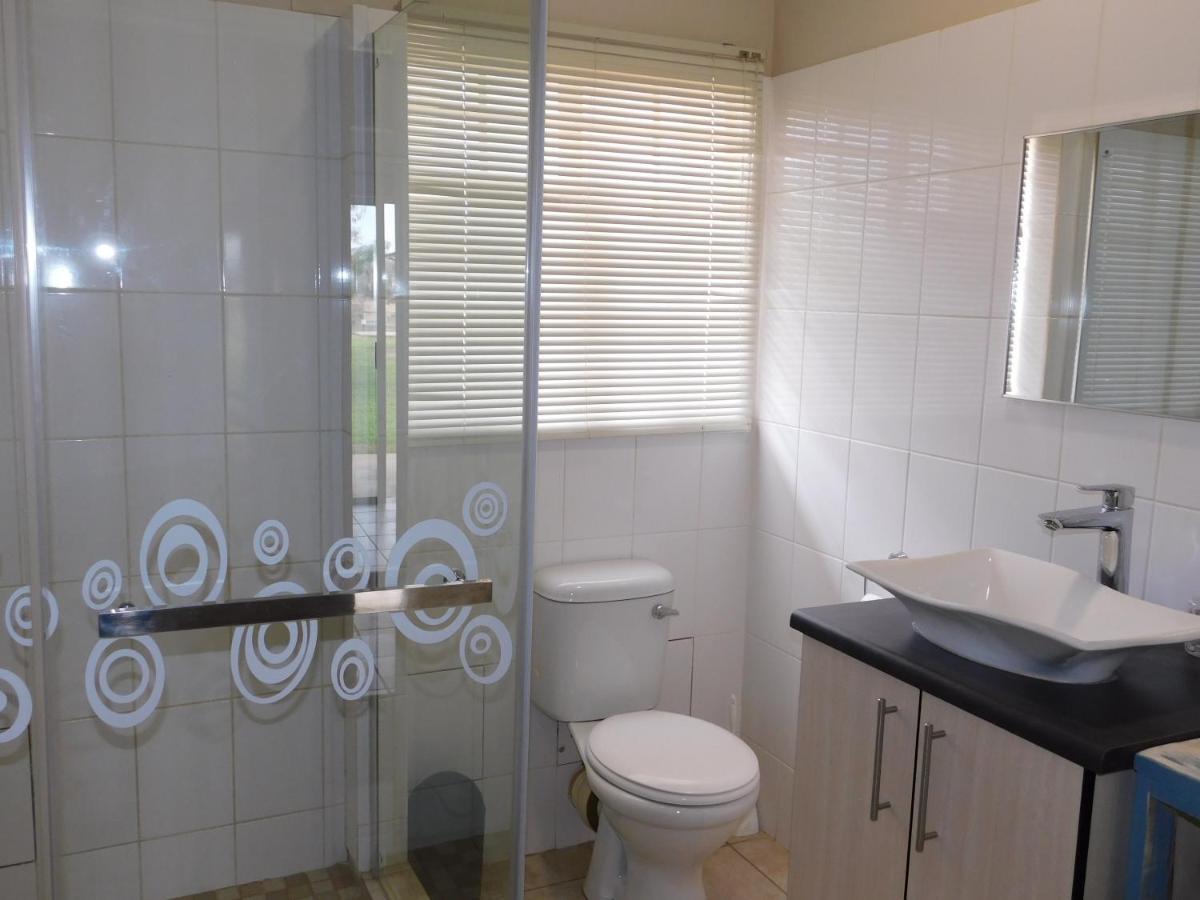 Hotel Meteorite Rest Camp Grootfontein Zewnętrze zdjęcie